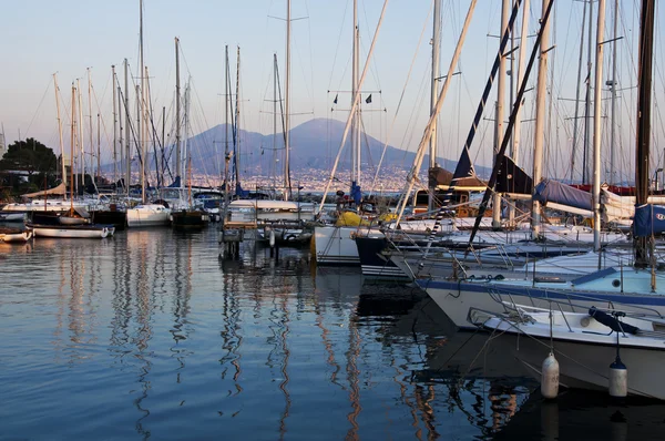 Boten en vesuvius — Stockfoto