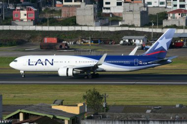 LAN Boeing 767-300 clipart