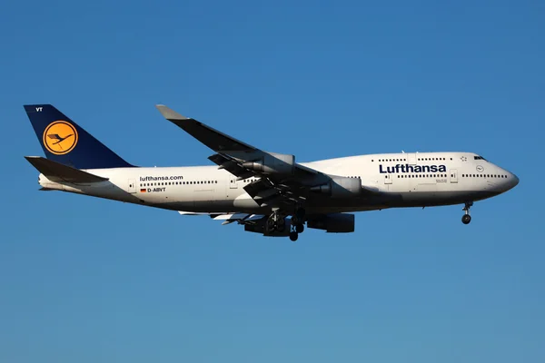 汉莎航空公司波音747-400 — 图库照片
