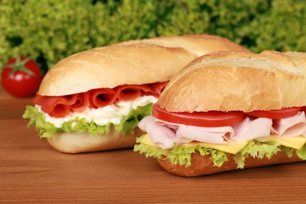 サーモンとハムのサンドイッチ — ストック写真