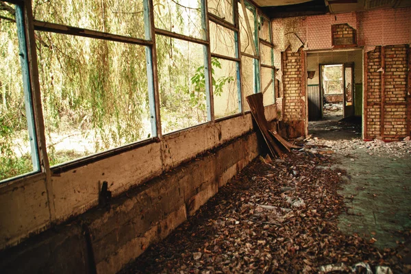 Destroyed old house — Stock Photo, Image