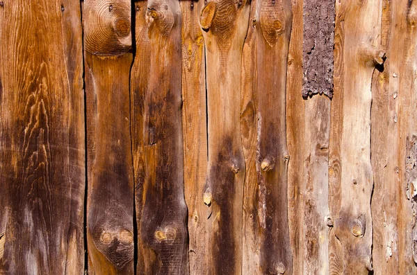 Старі занедбані стіни сільського будинку з дощок — стокове фото