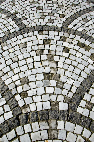 Antiga passarela de pedra decorativa azulejos de cerâmica — Fotografia de Stock