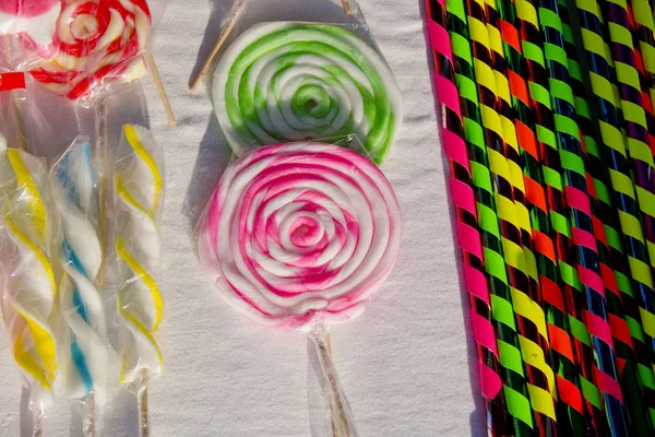 Kolorowe cukierki, sprzedawane w ulicy sprawiedliwego rynku słodyczy — Zdjęcie stockowe