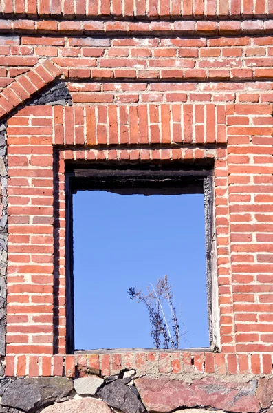 Background of burned building wall window arch — Stock Photo, Image