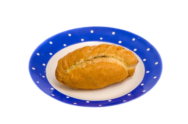 Pastelaria karaita recheada com cordeiro em prato azul — Fotografia de Stock