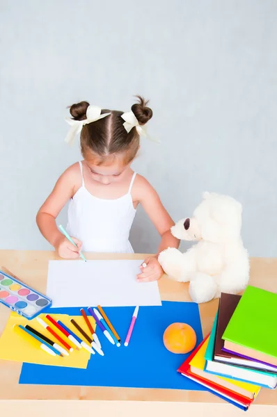 Cute Girl learning at home — Stock Photo, Image