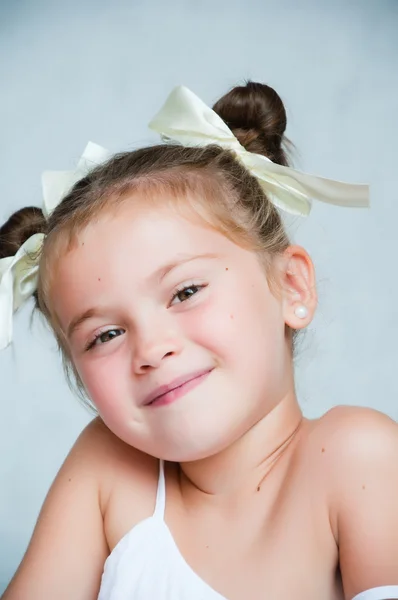 Retrato de menina feliz — Fotografia de Stock