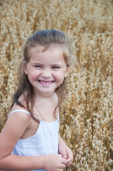 Little girl on the meadow — Stock Photo, Image