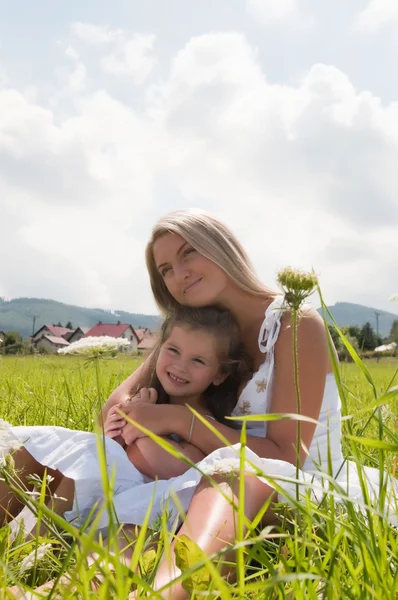 Felicità della madre e della figlia — Foto Stock