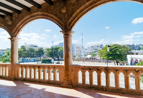 Vista sobre Plaza de Espaélia de Alcazar de Colón (Palácio de Diego Imagens De Bancos De Imagens Sem Royalties