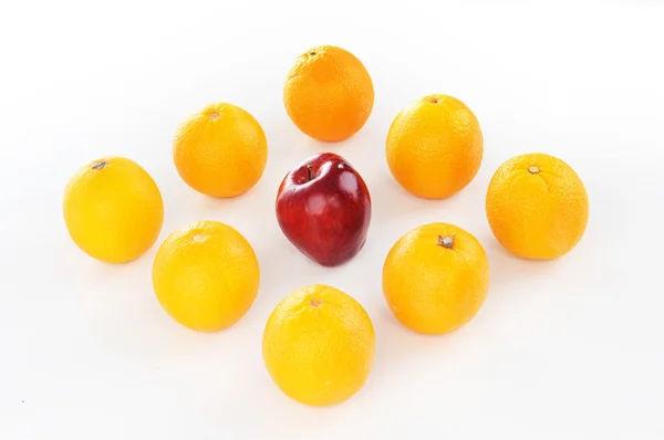 Rojo jugoso en medio de naranja en forma de diamante —  Fotos de Stock