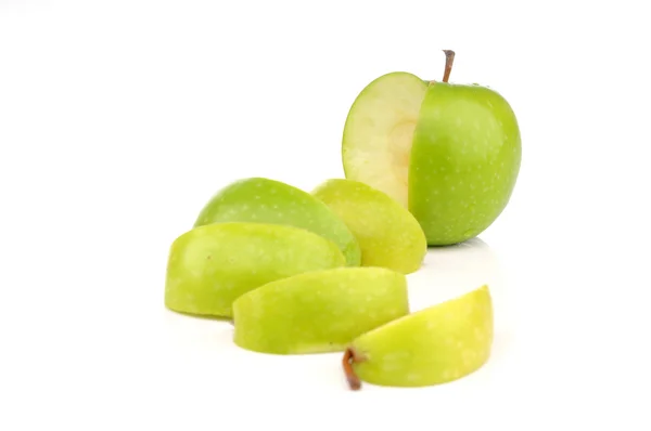 Groene appel gesneden — Stockfoto