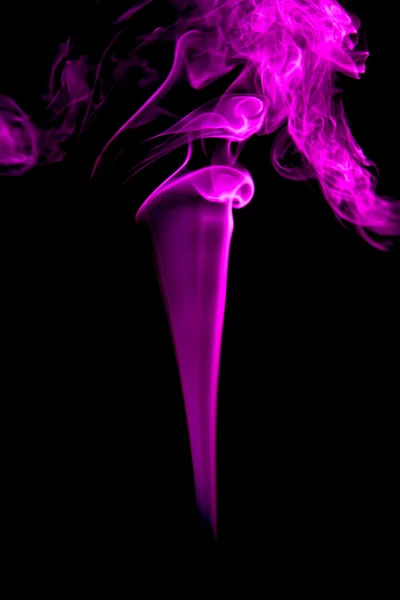 Дым принимает форму женщины . — стоковое фото