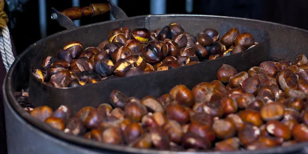 Roasting Chestnuts — Stock Photo, Image