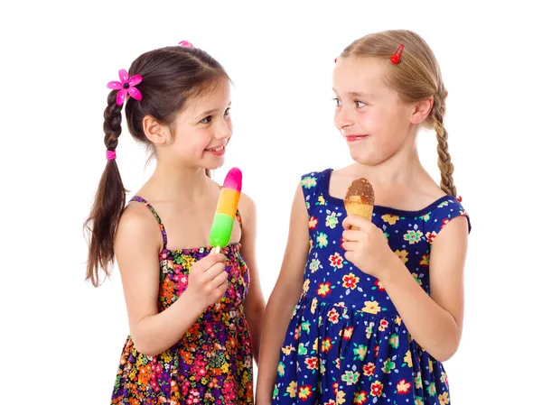 Duas meninas com sorvete — Fotografia de Stock