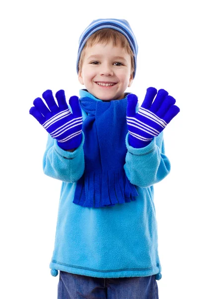 Lachende jongen in winterkleren — Stockfoto