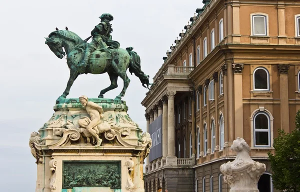 Jezdecká socha v Budapešti — Stock fotografie