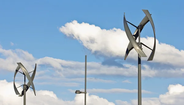 都市型風力タービン ロイヤリティフリーのストック画像