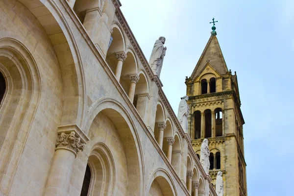 Estátuas da catedral — Fotografia de Stock