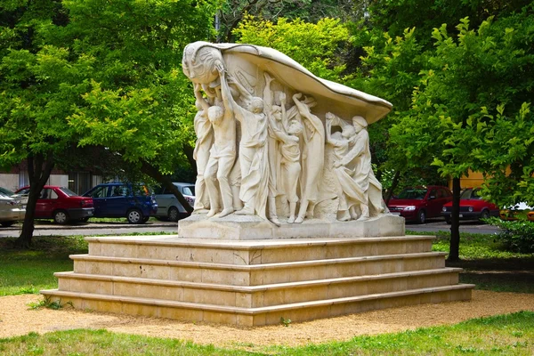 Bílý pomník v Szegedu — Stock fotografie