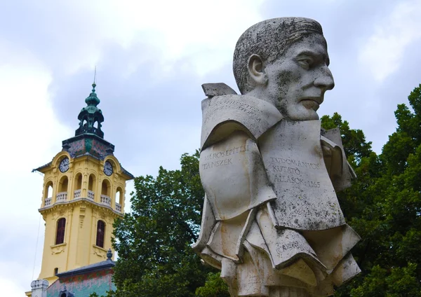 Standbeeld van Szeged en stadhuis — Stockfoto