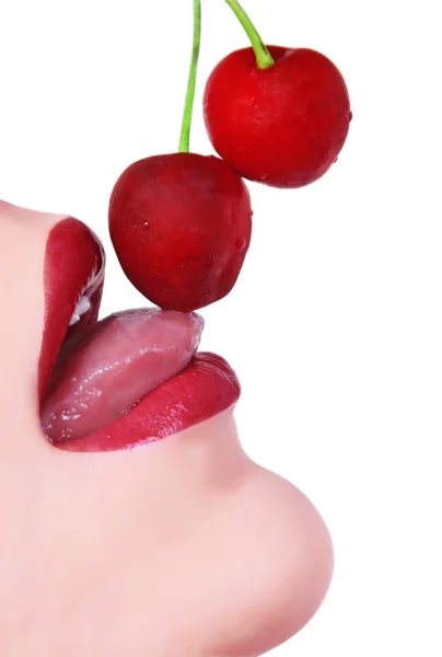 嘴唇和樱桃 — 图库照片