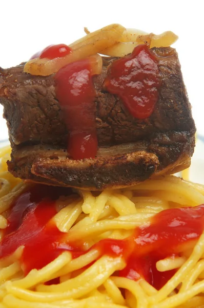Carne e esparguete — Fotografia de Stock