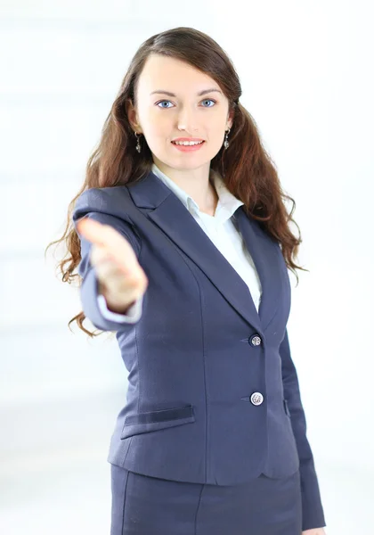 Eine schöne junge lächelnde Geschäftsfrau, glücklich und lächelnd , — Stockfoto