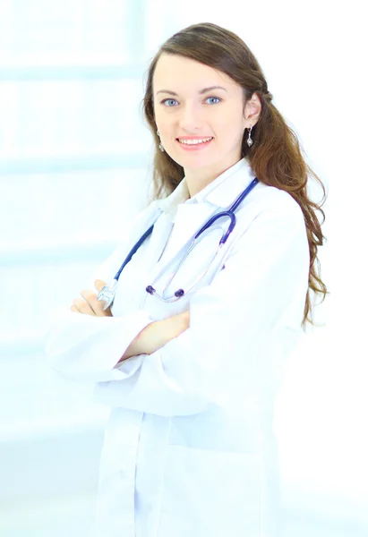 Молода приваблива жінка-лікар в клініці . — стокове фото