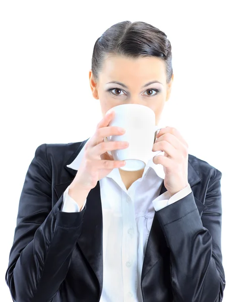 Γυναίκα των επιχειρήσεων ωραία με ένα φλιτζάνι καφέ. απομονωθεί σε λευκό φόντο. — Φωτογραφία Αρχείου