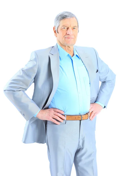 Primo piano ritratto di un uomo anziano intelligente che sorride su un backgrou bianco — Foto Stock