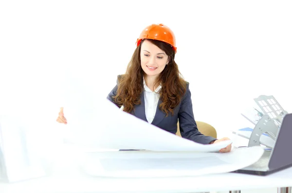 Vacker affärskvinna ingenjör med arbetsplan kontor. — Stockfoto