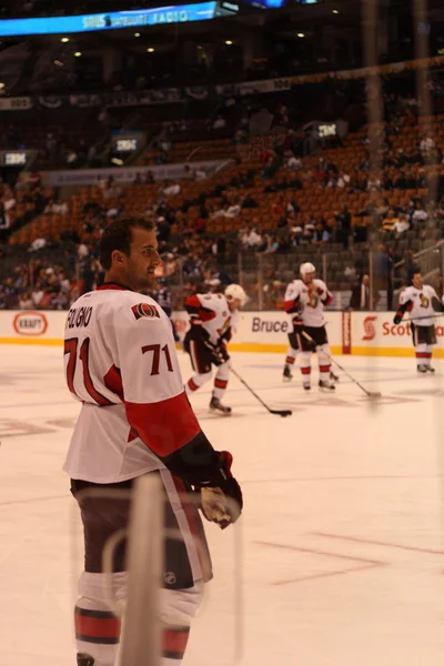 Гравцем НХЛ Майком foligno — стокове фото