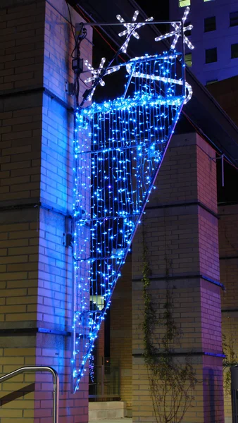 Dekorative LED-Winterbeleuchtung während der Ferienzeit Stockbild