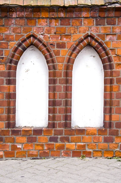Zeď s dvěma okny oblouk — Stock fotografie