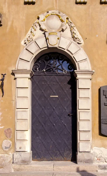 Puertas vintage en el casco antiguo Varsovia — Foto de Stock