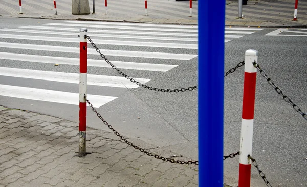 Urban street crossing — Stock Photo, Image