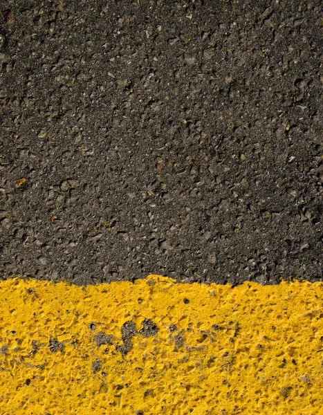 Tło ciemne i żółty asfaltu — Zdjęcie stockowe