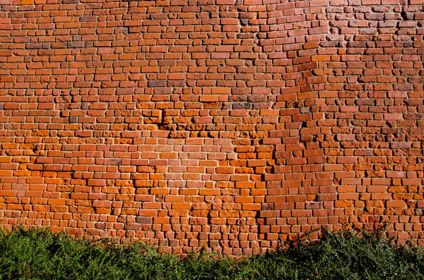역사적인 오래 된 붉은 벽돌 벽 배경 — 스톡 사진