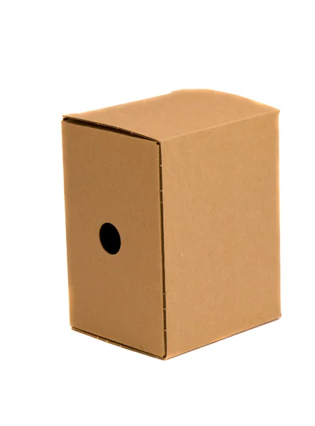 Geïsoleerde bruin kartonnen doos — Stockfoto