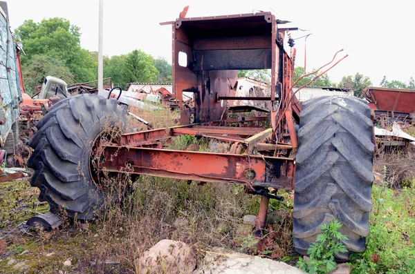 Broken combine harvester — Stock Photo, Image