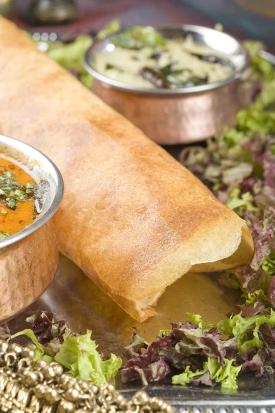 Dosa con ingredientes, plato del sur de la India — Foto de Stock