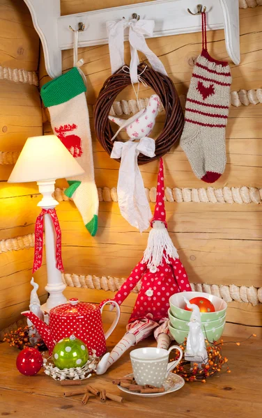 Julbordet med tyg jultomten — Stockfoto