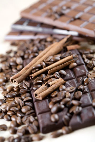 Coffee beans and chocolate — Stock Photo, Image