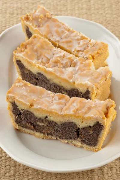 Tres porciones de pastel de amapola —  Fotos de Stock
