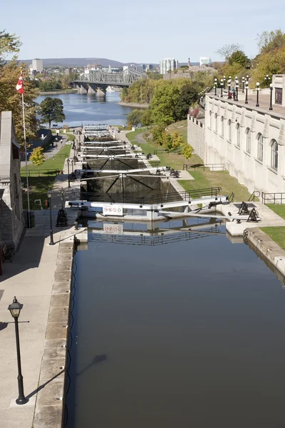 Rideau kanalı, ottawa kilitleri su.