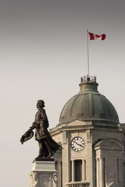 퀘벡에 Samuel de Champlain의 동상 — 스톡 사진