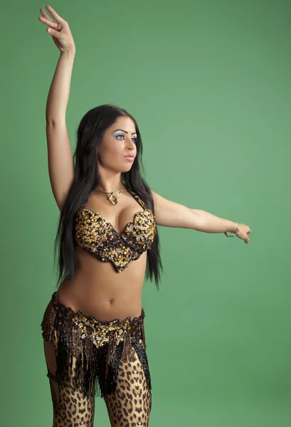 Bela dançarina de dança árabe — Fotografia de Stock