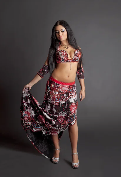 Красивая танцовщица арабского танца Лицензионные Стоковые Фото